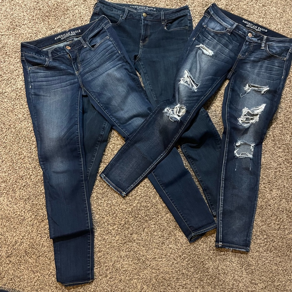 3 pairs of American eagle jeans